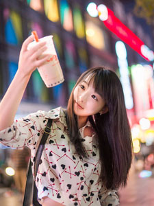 久久久久女,岁月悠悠,女子情深,一笑倾城,泪染红尘